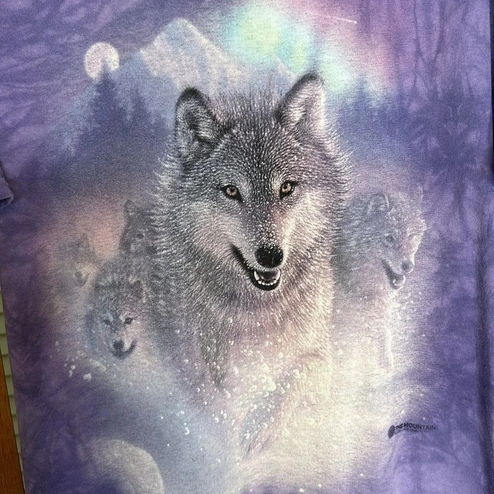 2016 The Mountain Artic Wolf Pack Lavender Tie-Dye Tee Shirt Medium Collin Bogle - Picture 2 of 5